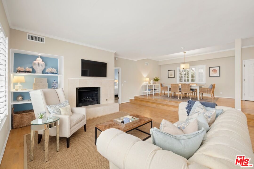 1247 10th St Unit: 4