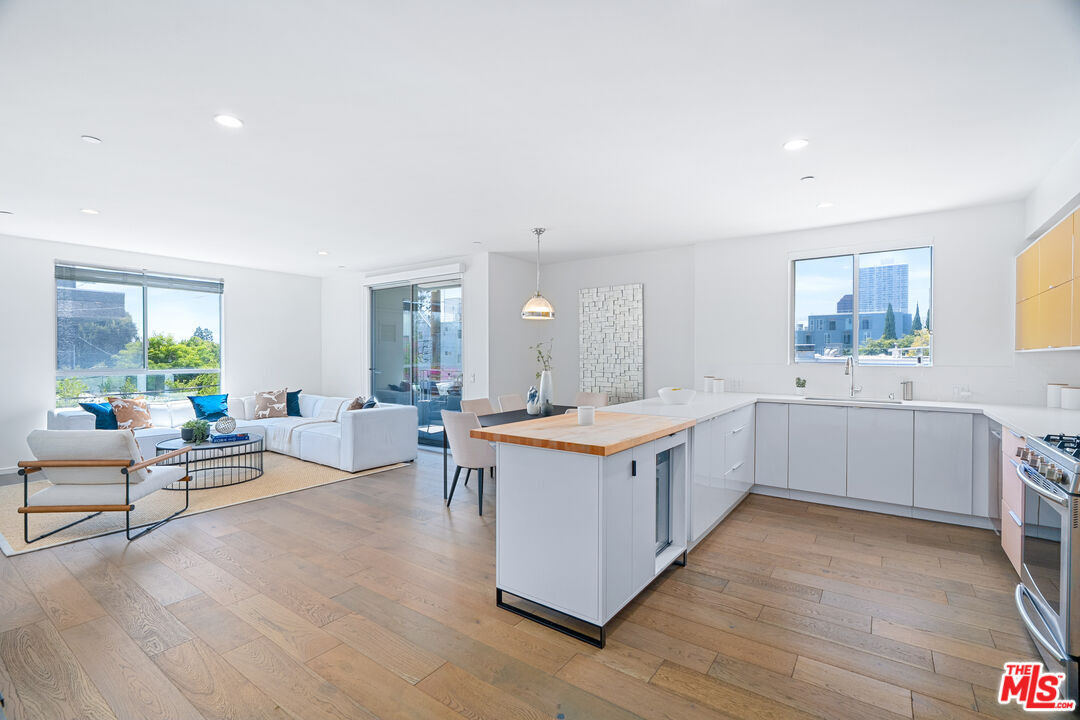 11764 Idaho Ave Unit: 301