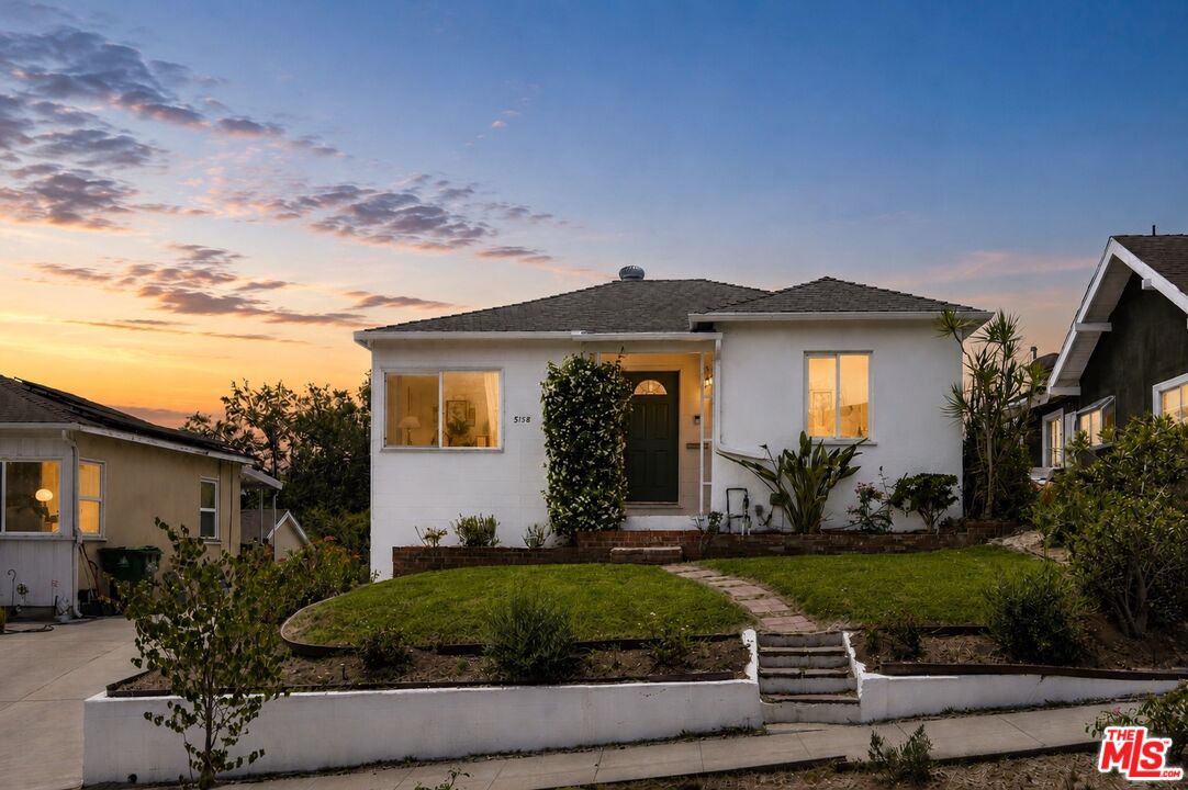 5158 Almaden Dr