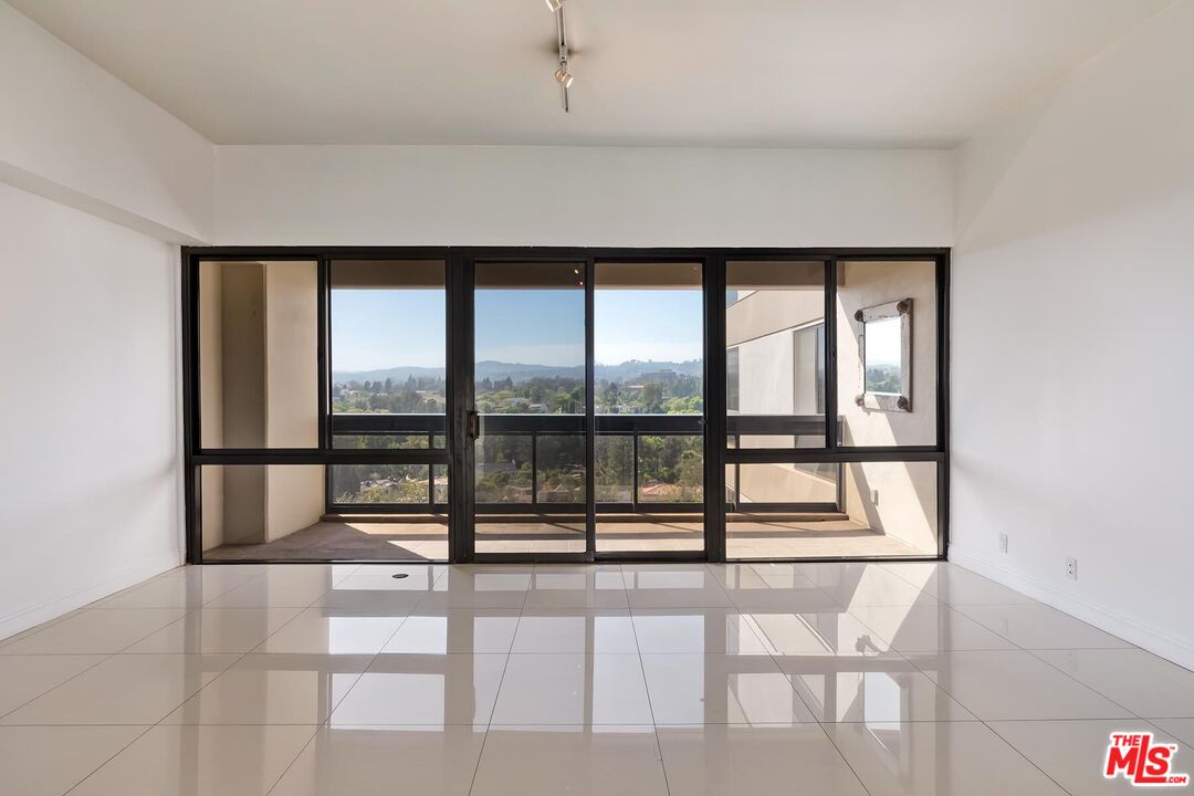 10445 Wilshire Blvd Unit: 905