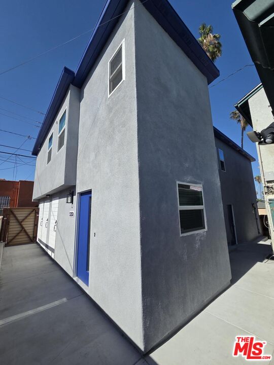5353 S Harcourt Ave