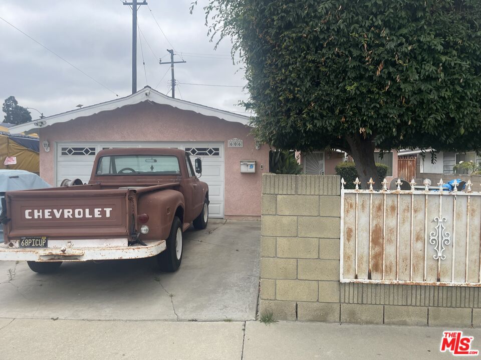 606 W Galavan St