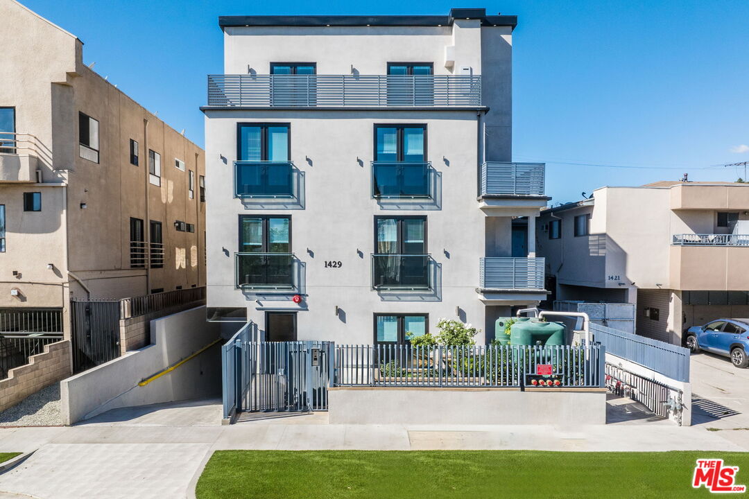 1429 S Bedford St Unit: 301