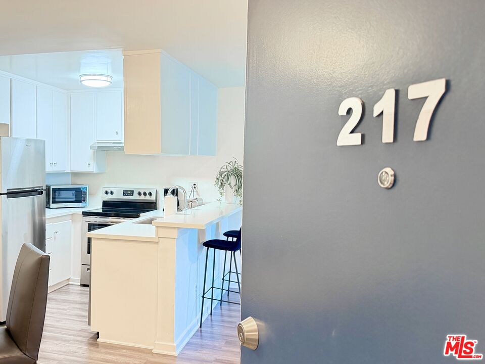 5805 W 8th St Unit: 217