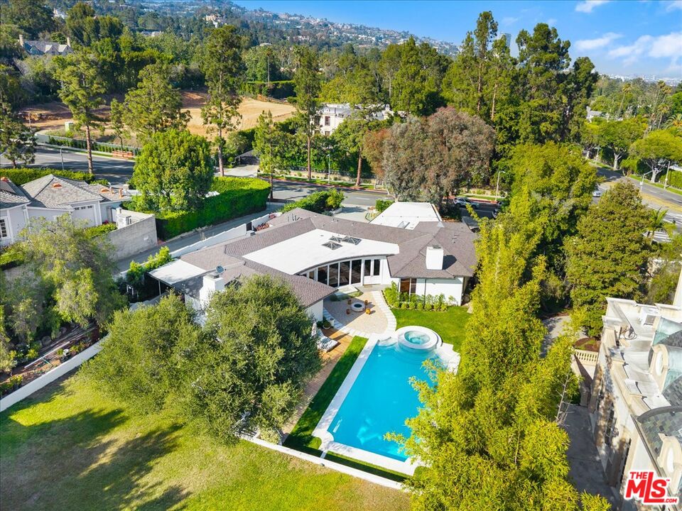 909 N Alpine Dr
