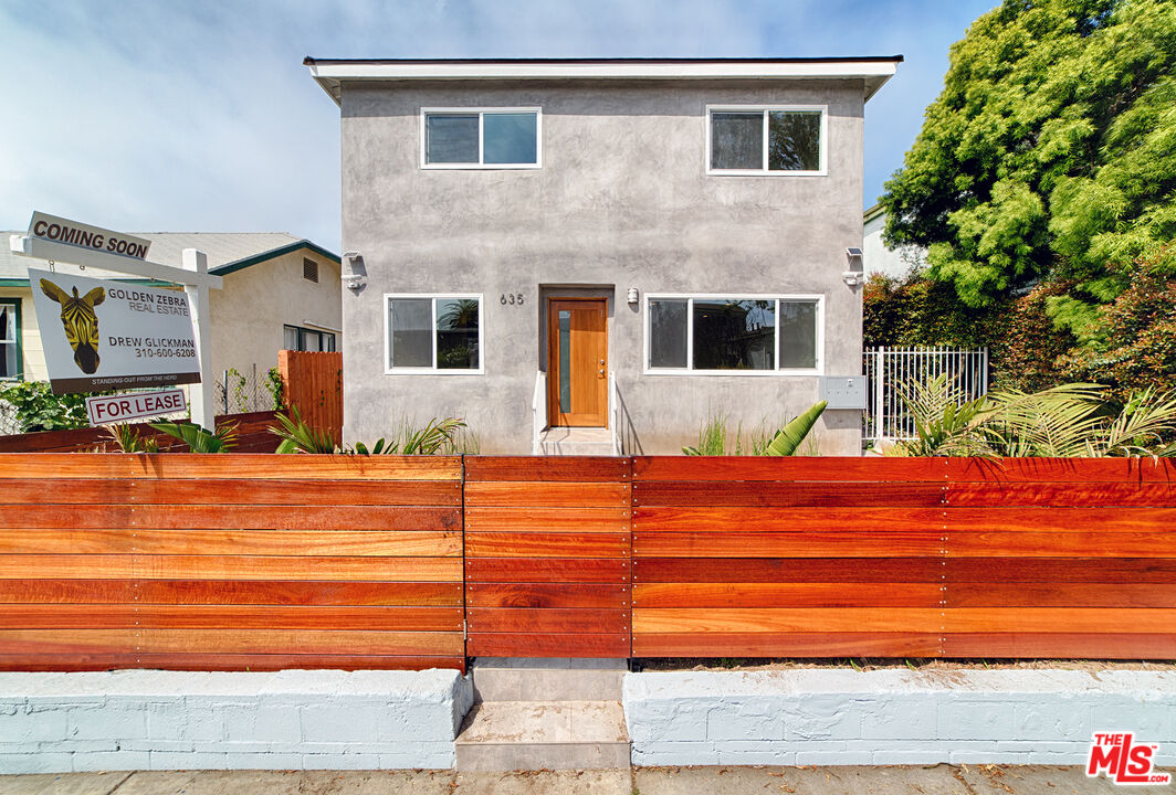 635 Westminster Ave Unit: 3