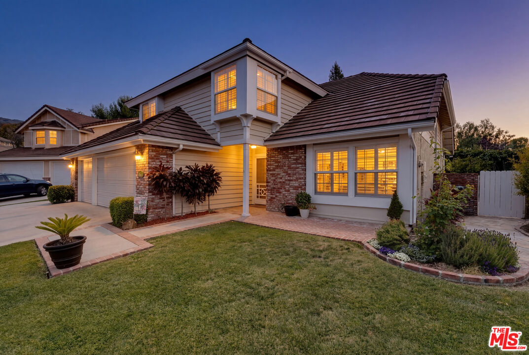 977 Saddlehorn Pl