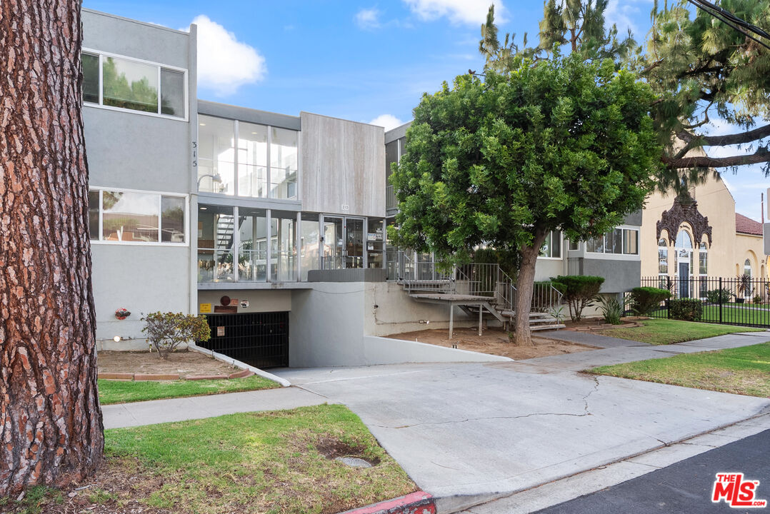 315 N Hillcrest Blvd Unit: 19