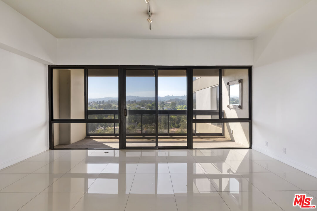 10445 Wilshire Blvd Unit: 905