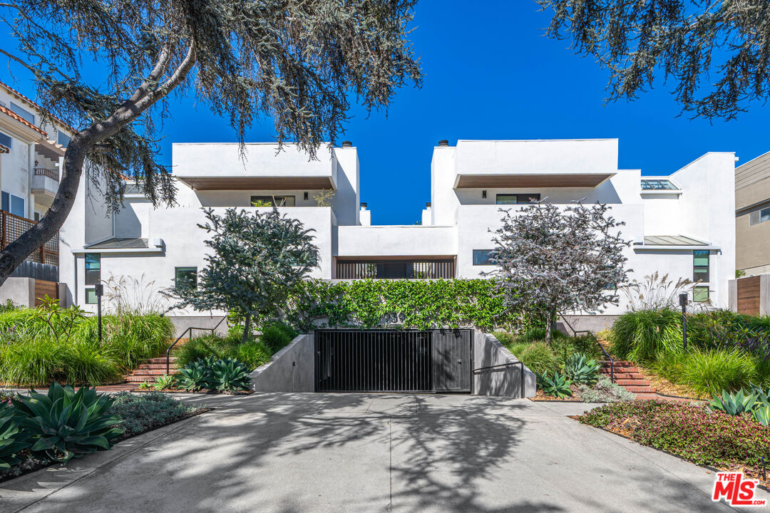 939 15th St Unit: 9