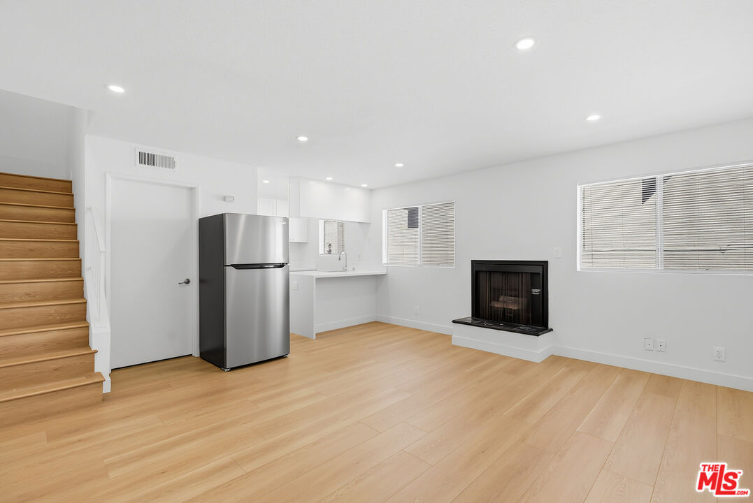 4354 Mclaughlin Ave Unit: 103