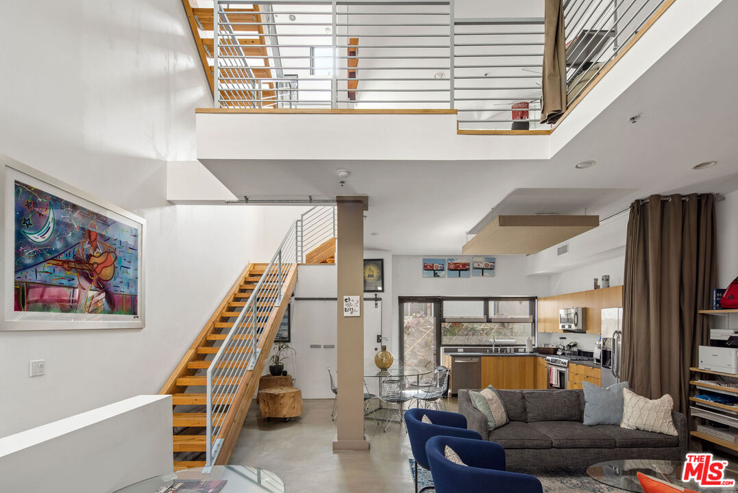 815 Hampton Dr Unit: 2
