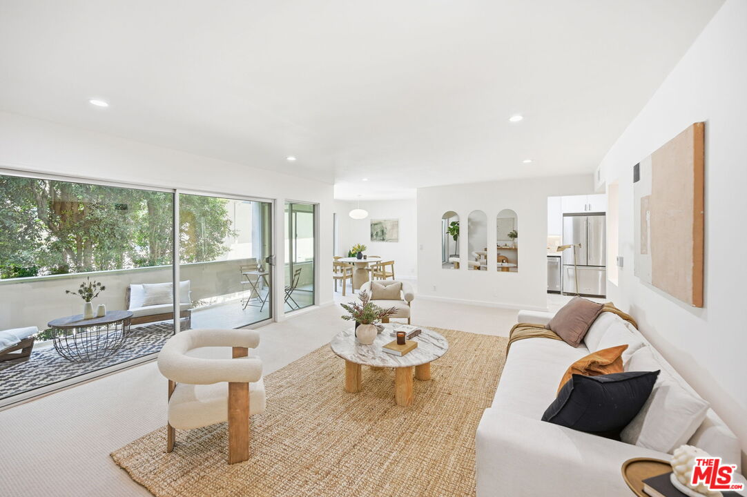 516 San Vicente Blvd Unit: 206