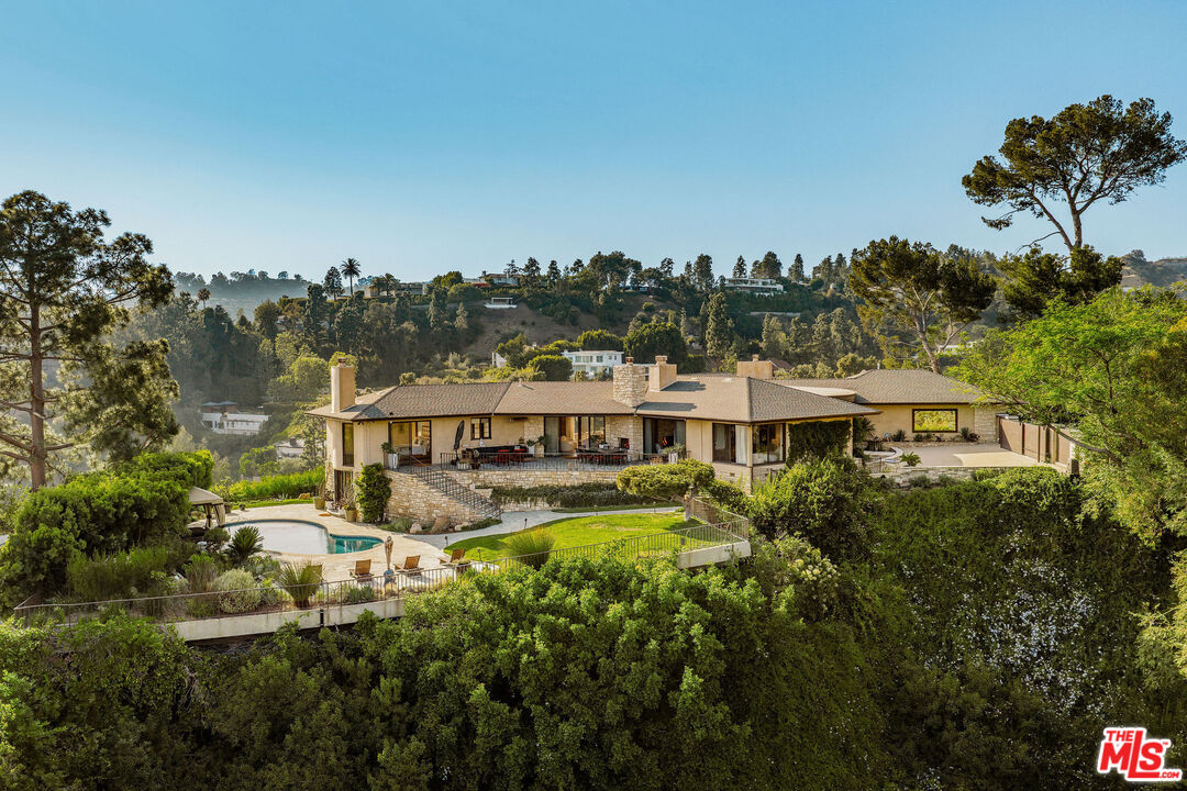 1131 Miradero Rd