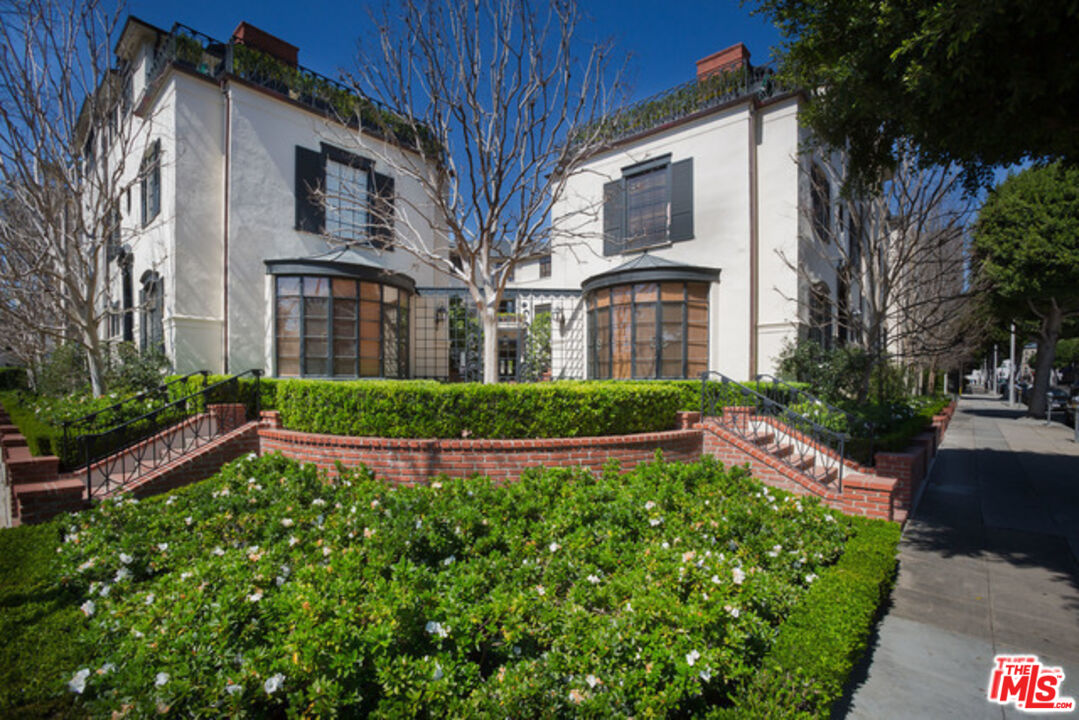 155 S RODEO DR