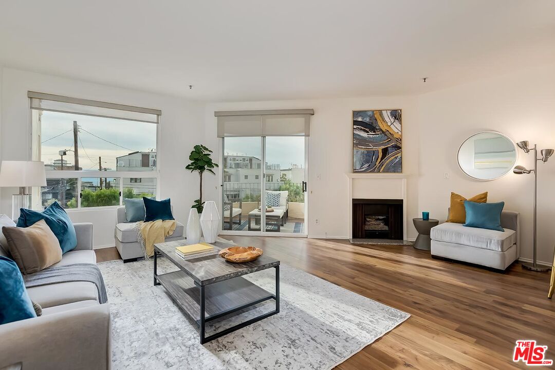 255 Main St Unit: 207