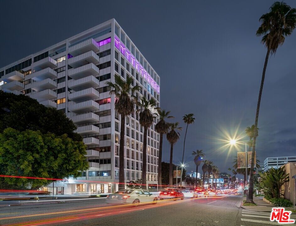 7135 Hollywood Blvd Unit: 203