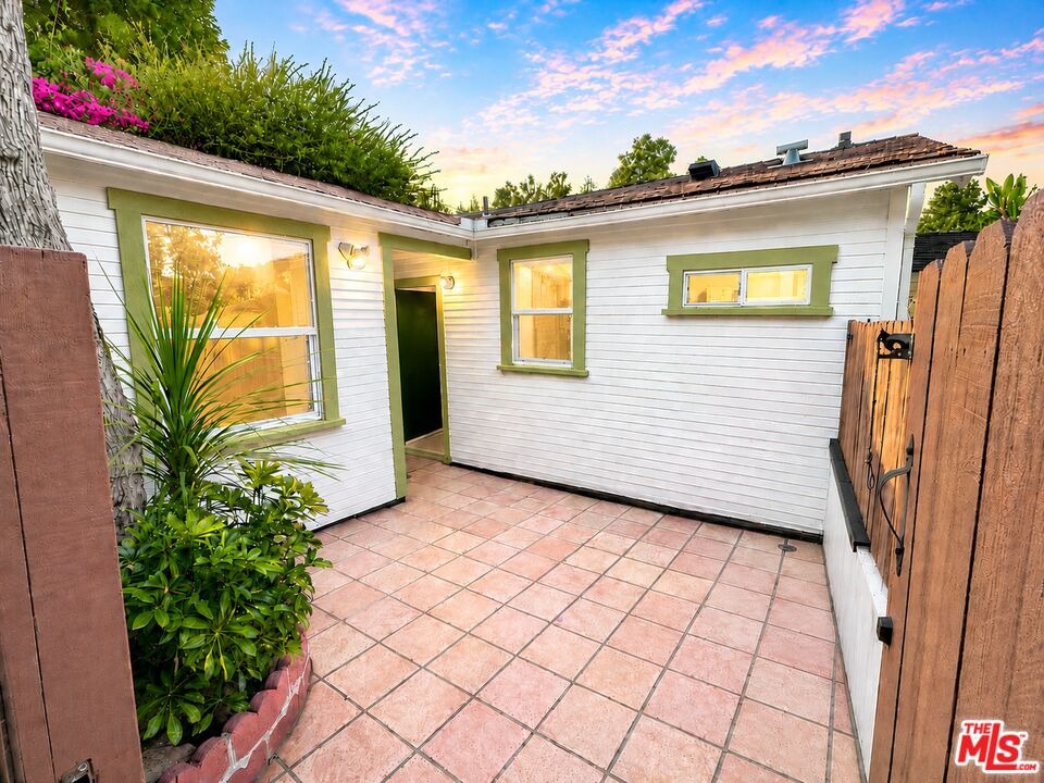 6853 Alta Loma Ter