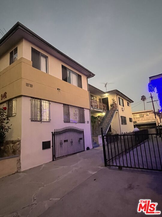 946 S Kingsley Dr Unit: 3