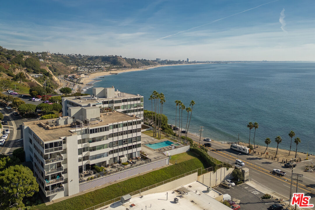 17366 W Sunset Blvd Unit: 302