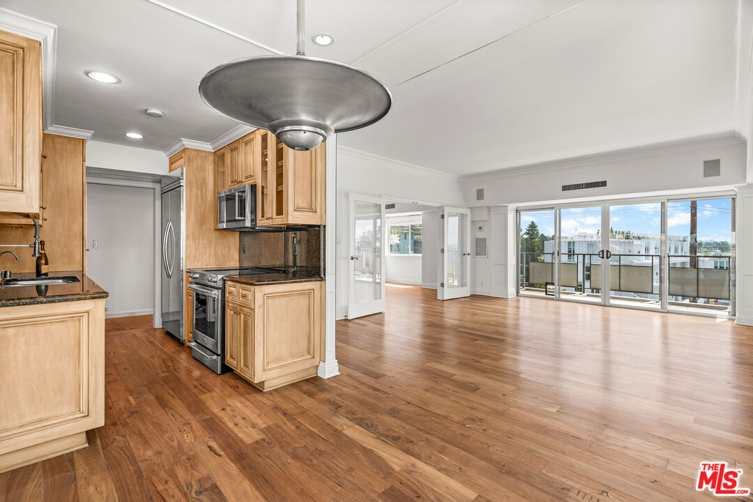Photo of 1155 N La Cienega Blvd, West Hollywood, CA 90069