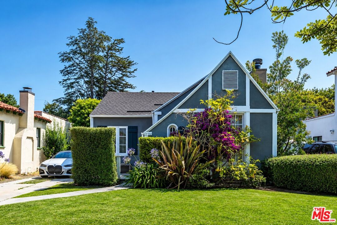 2310 Manning Ave