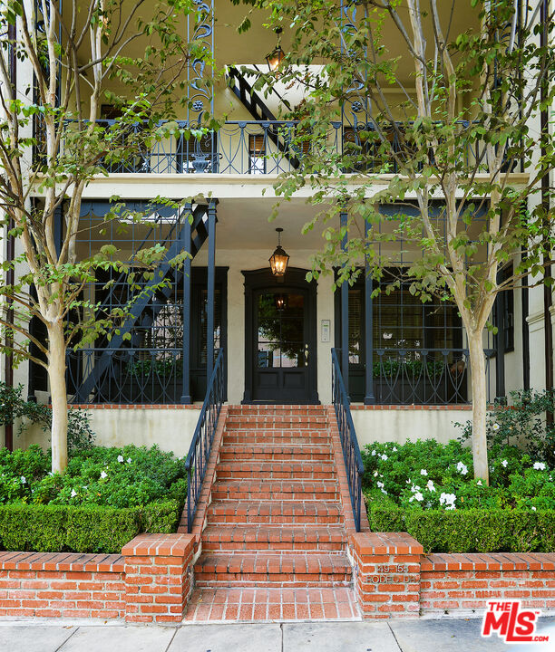 149 S Rodeo Dr