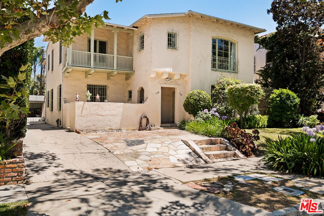 132 N Orange Dr