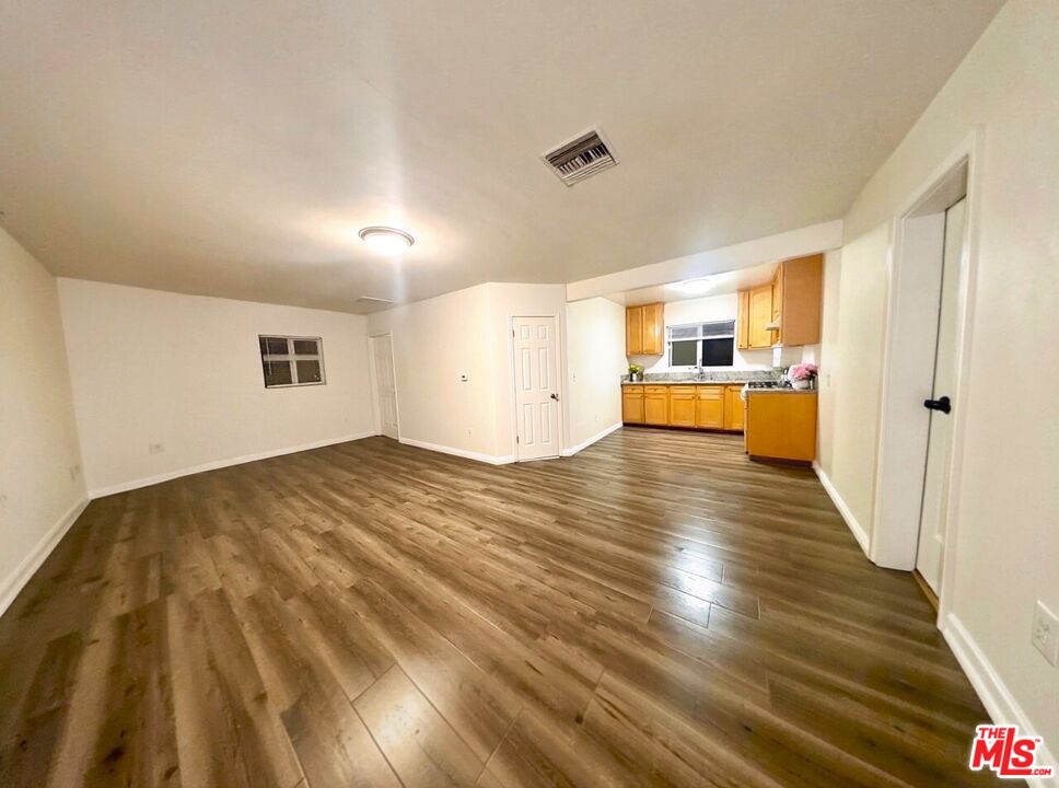 4343 W 4th St Unit: D