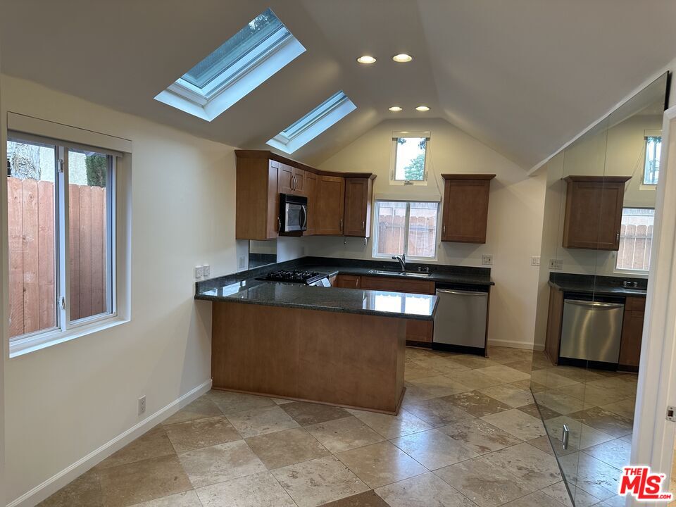 2454 Penmar