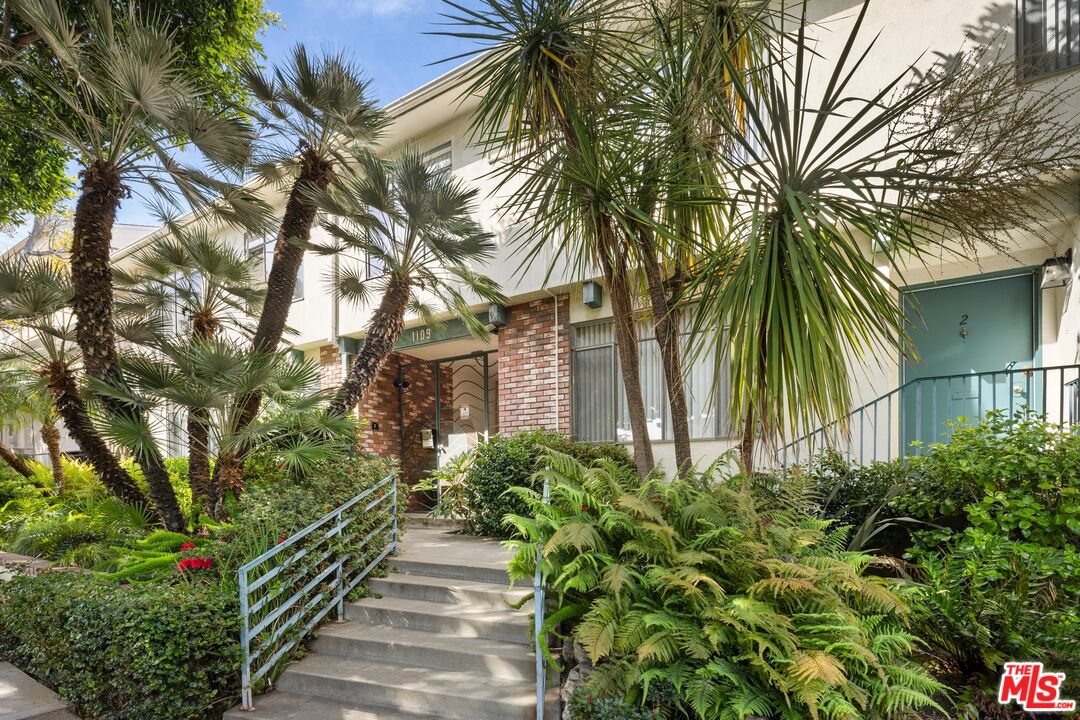 1109 20th St Unit: 10