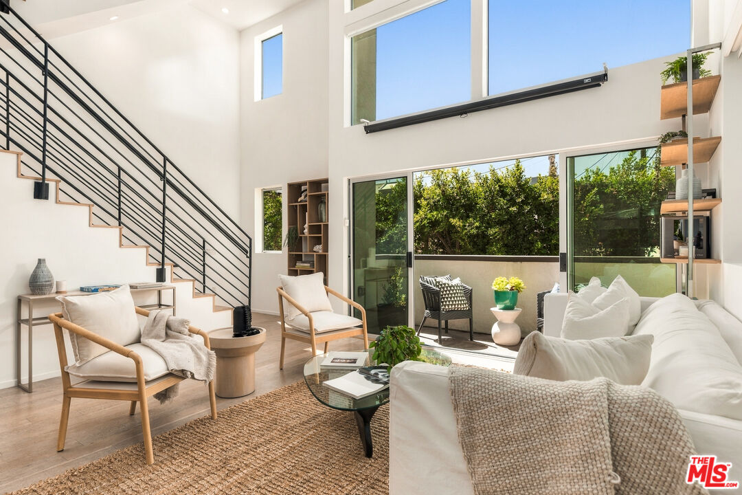 5411 W Wilshire Vista Ln