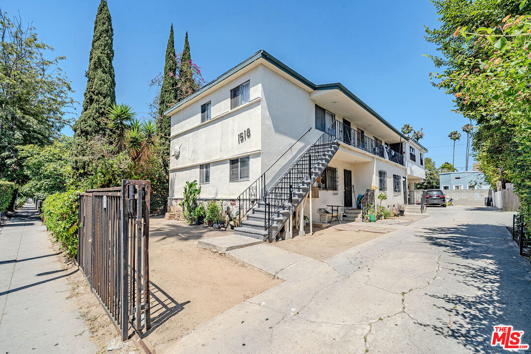 1518 S Hobart Blvd, Los Angeles, CA 90006