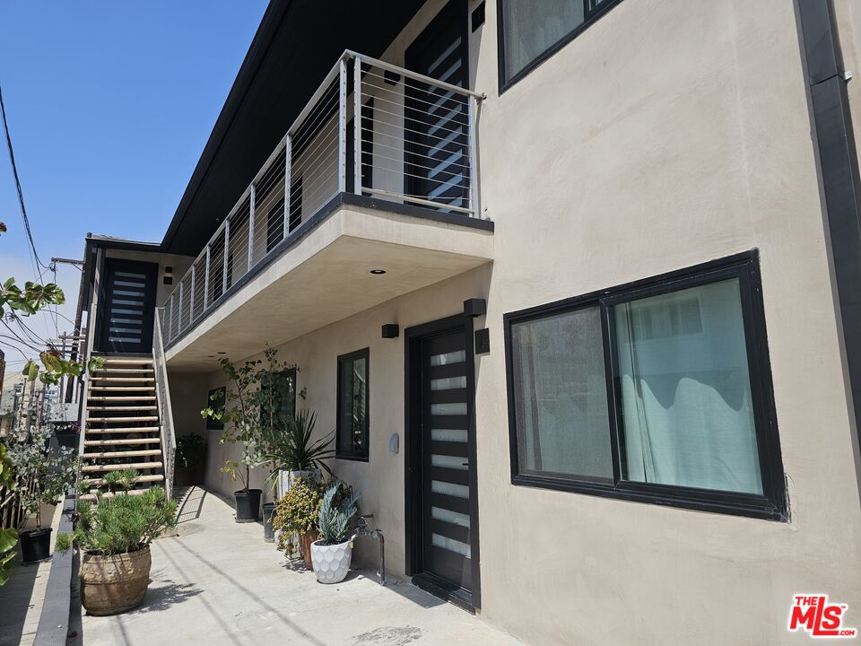 17 Sunset Ave