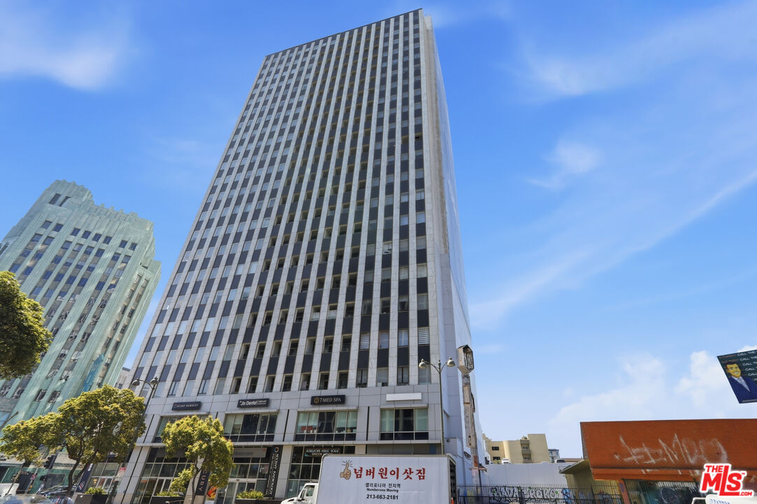 Photo of 3810 Wilshire Blvd, Los Angeles, CA 90010