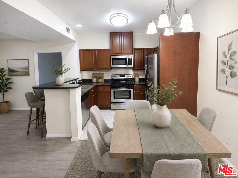 13941 Sherman Way Unit: 204