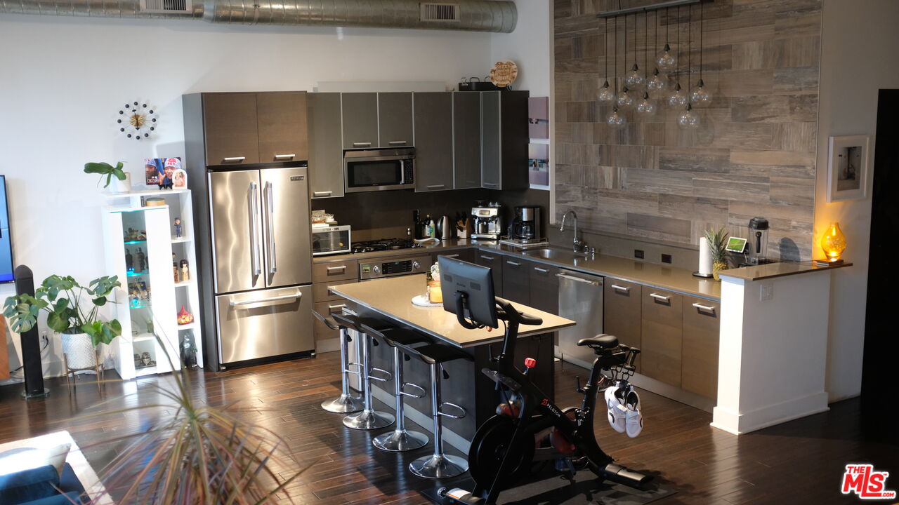 13320 Beach Ave Unit: 102
