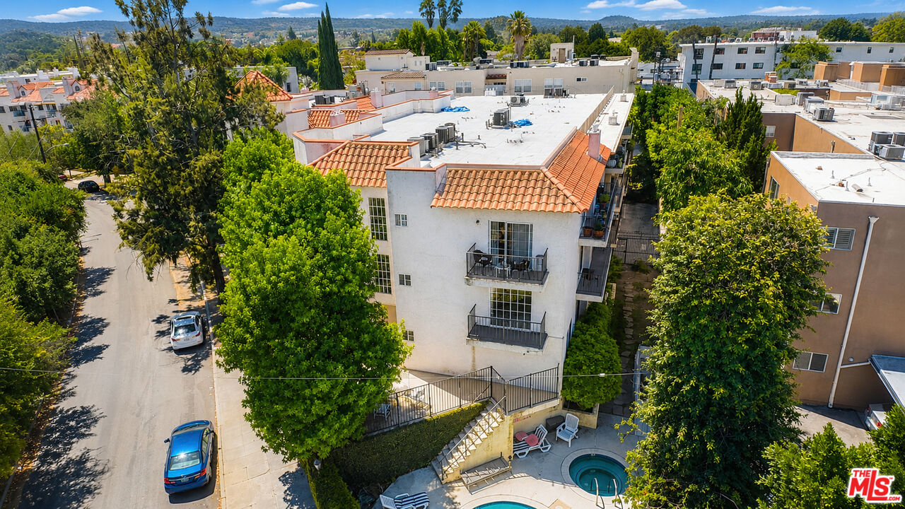 4249 Longridge Ave Unit: 209