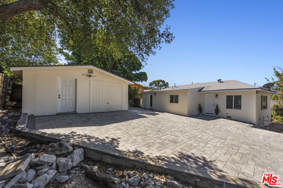 10214 Marcus Ave