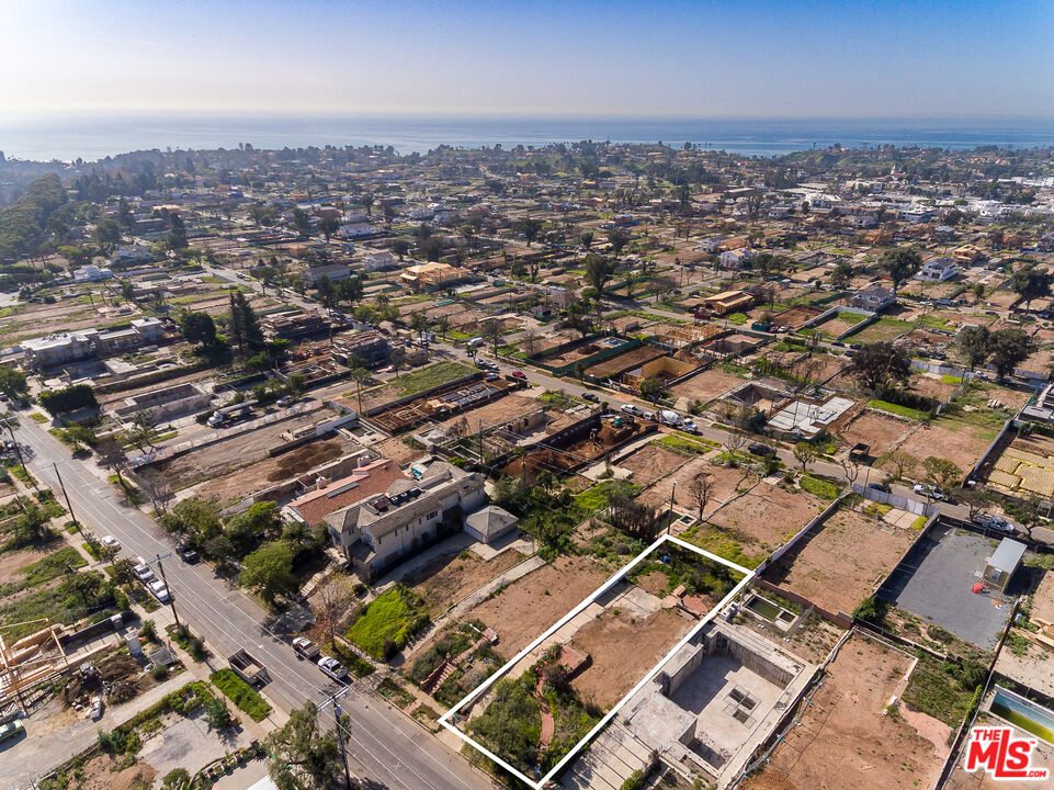 1041 Chautauqua Blvd