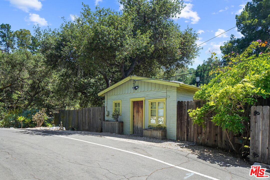 21652 Encina Rd