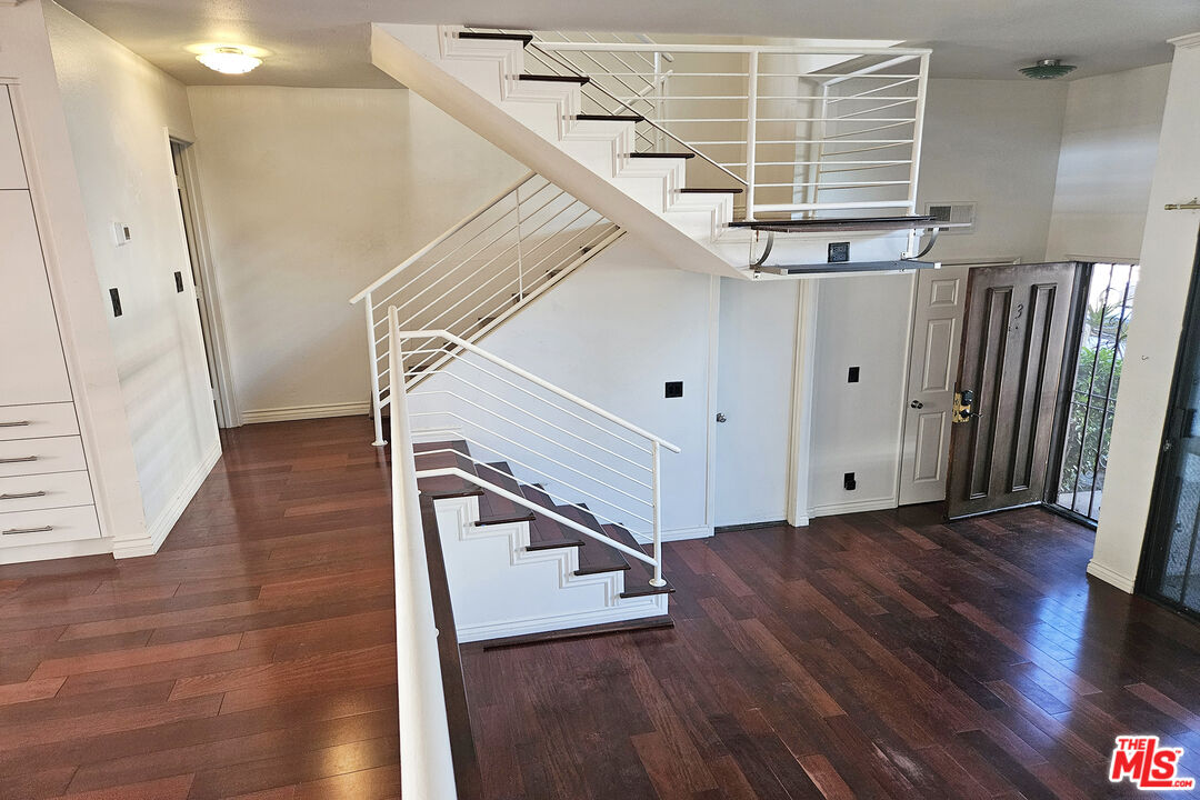 13243 Vanowen St Unit: 3