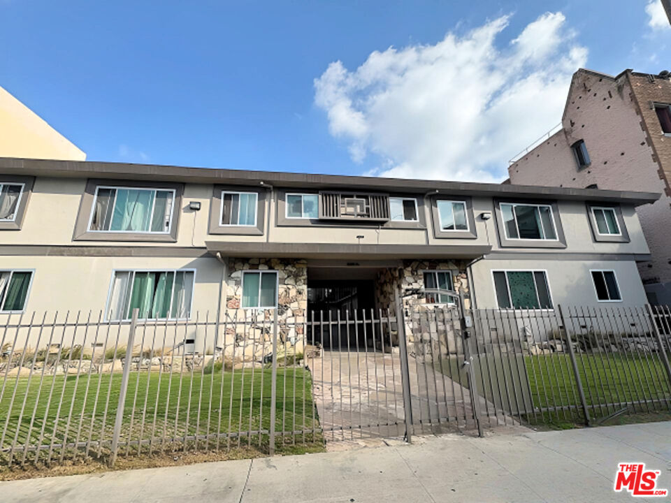 228 Mariposa Ave Unit: 2