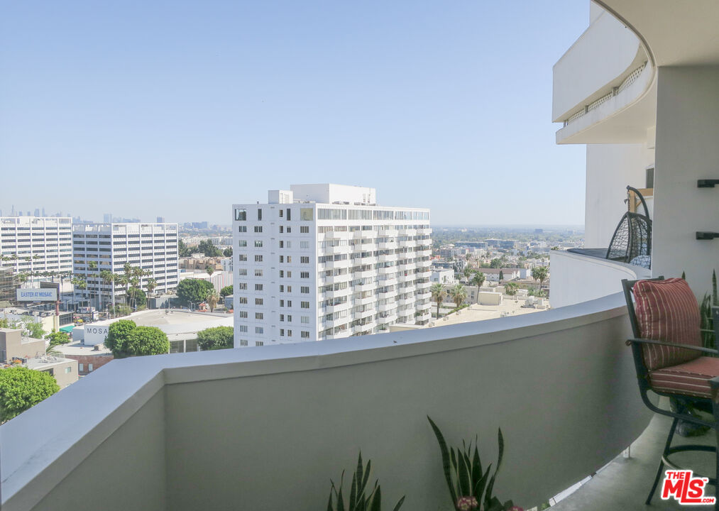 Photo of 7250 FRANKLIN AVE, LOS ANGELES, CA 90046