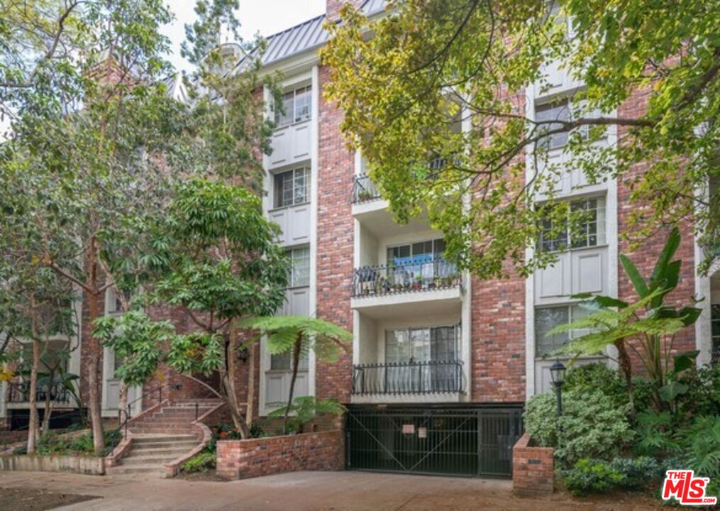 1375 Kelton Ave Unit: 404