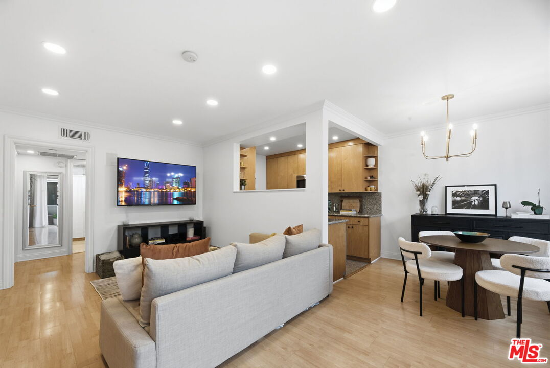 11718 Darlington Ave Unit: 7