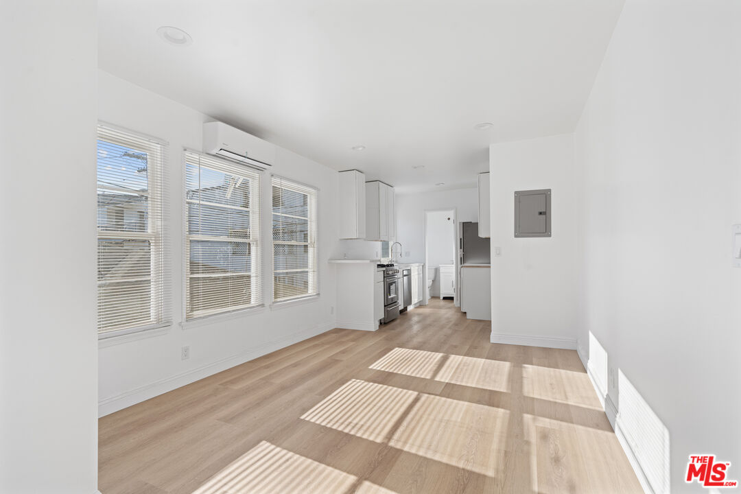 814 3rd St Unit: F