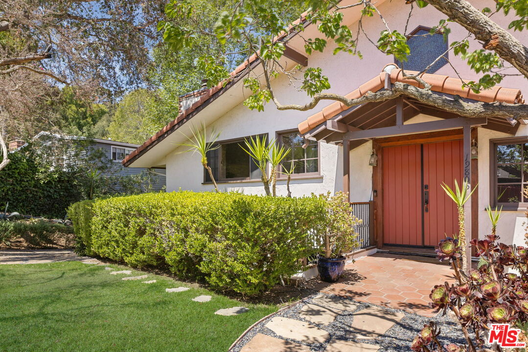 19805 Valley View Dr