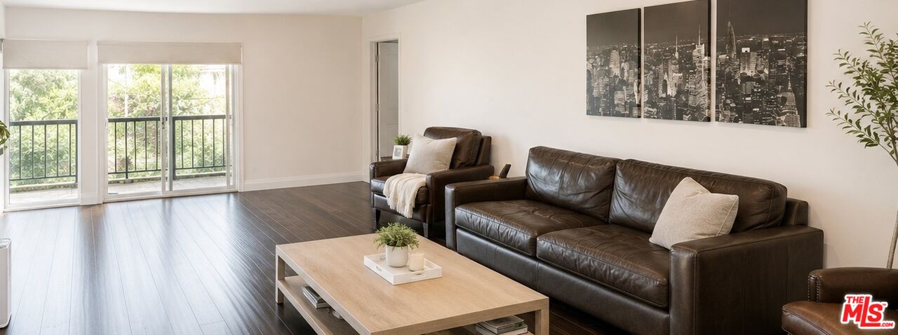 612 S Barrington Ave Unit: 310