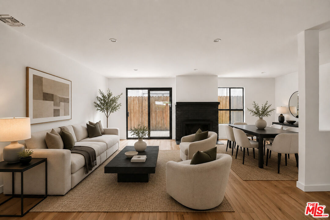 2020 Delaware Ave Unit: 7